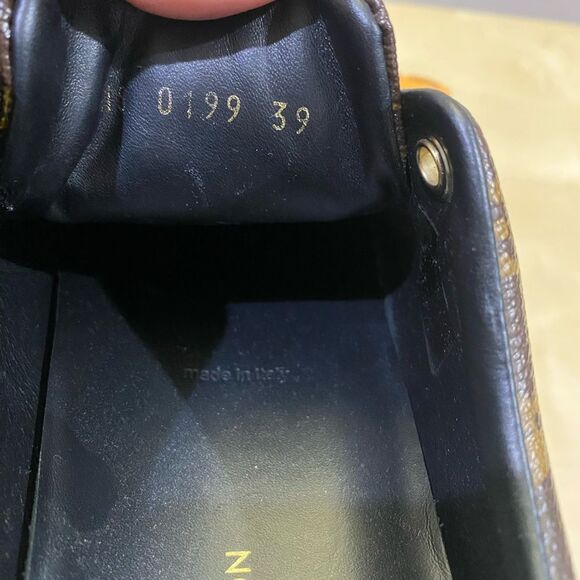 Louis Vuitton Front Row Sneakers - Picture 9 of 16